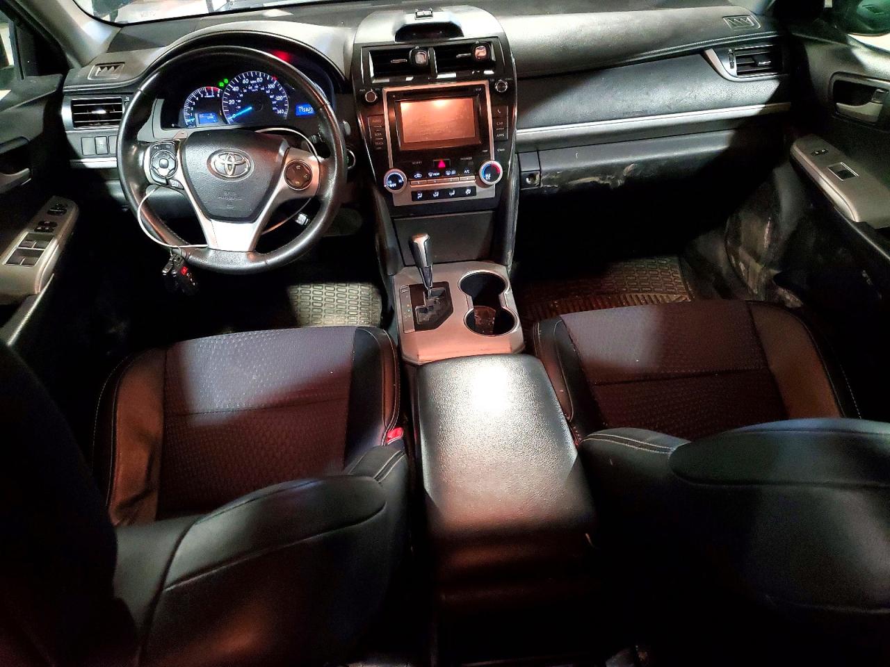 2012 TOYOTA CAMRY SE photo 22