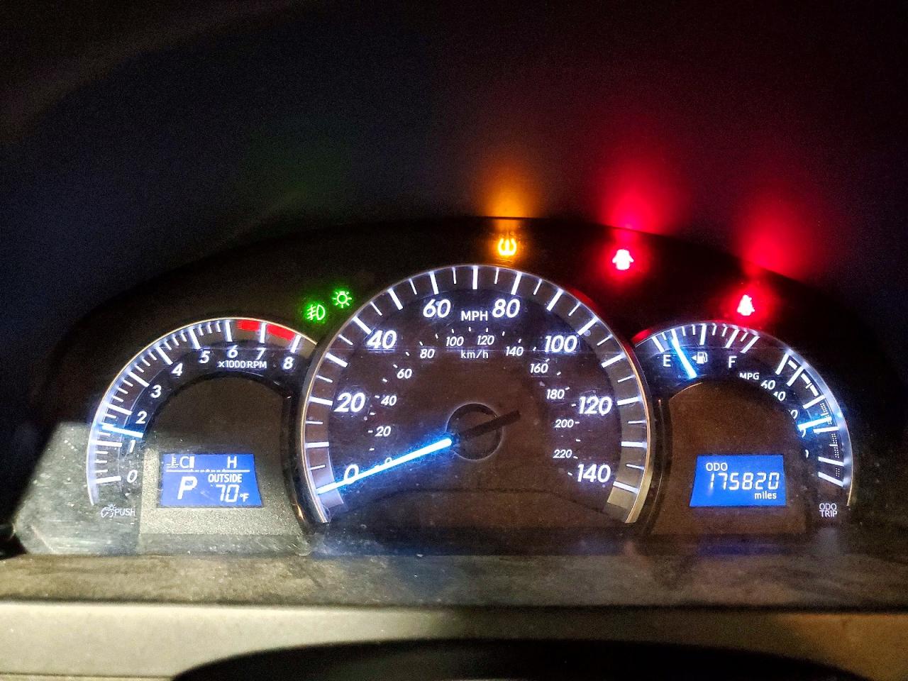 2012 TOYOTA CAMRY SE photo 25