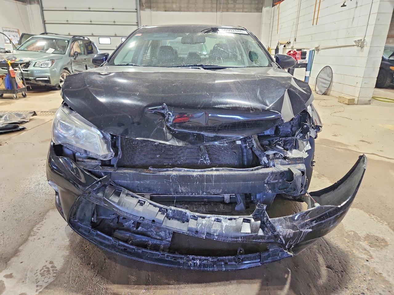 2016 TOYOTA CAMRY SE photo 9