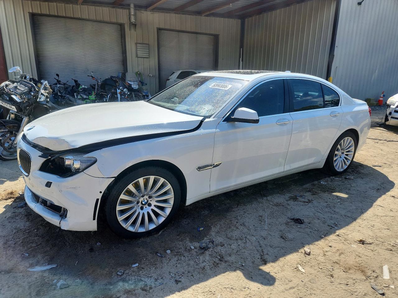 2012 BMW 750