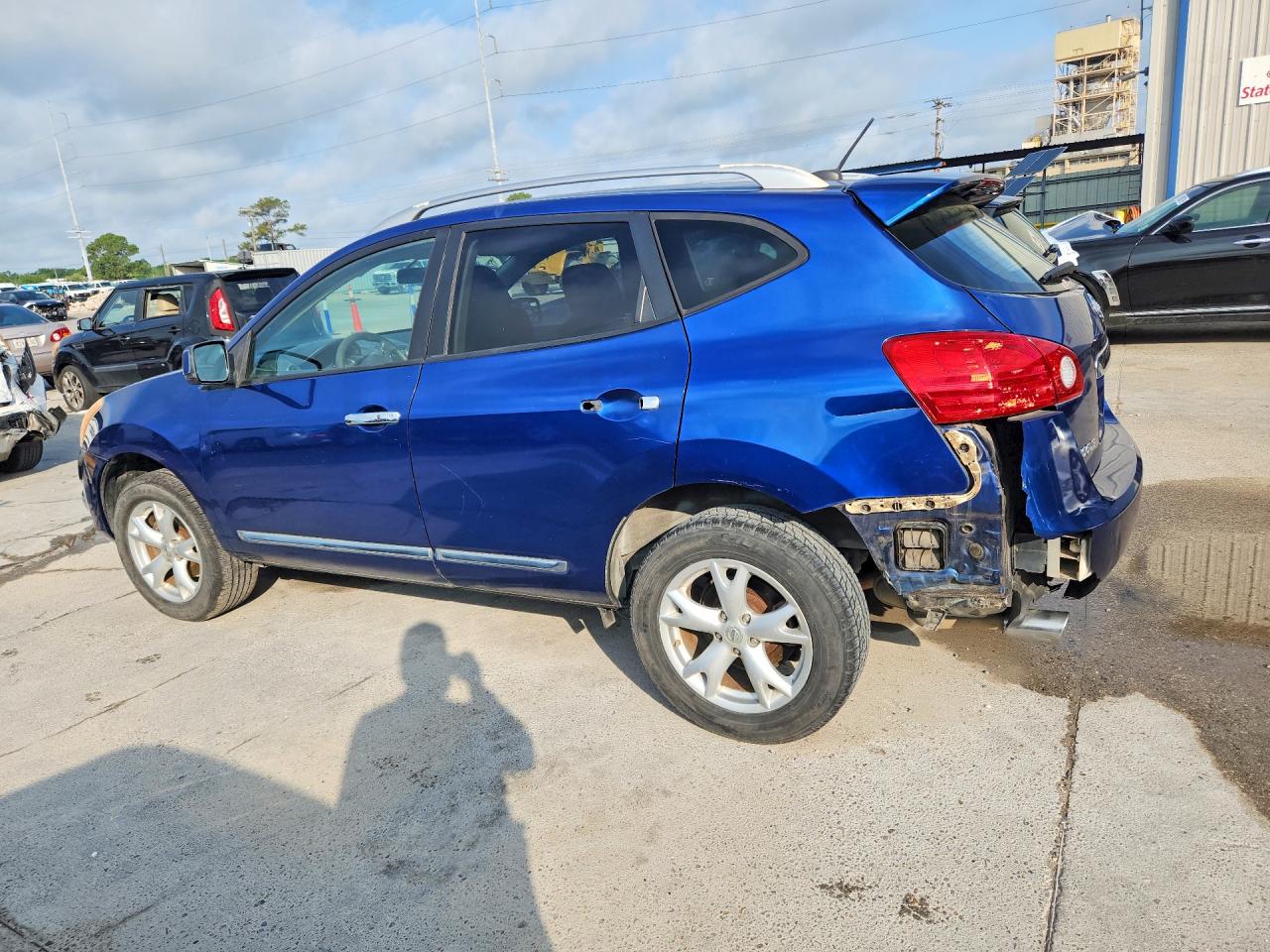 2011 NISSAN ROGUE S photo 2