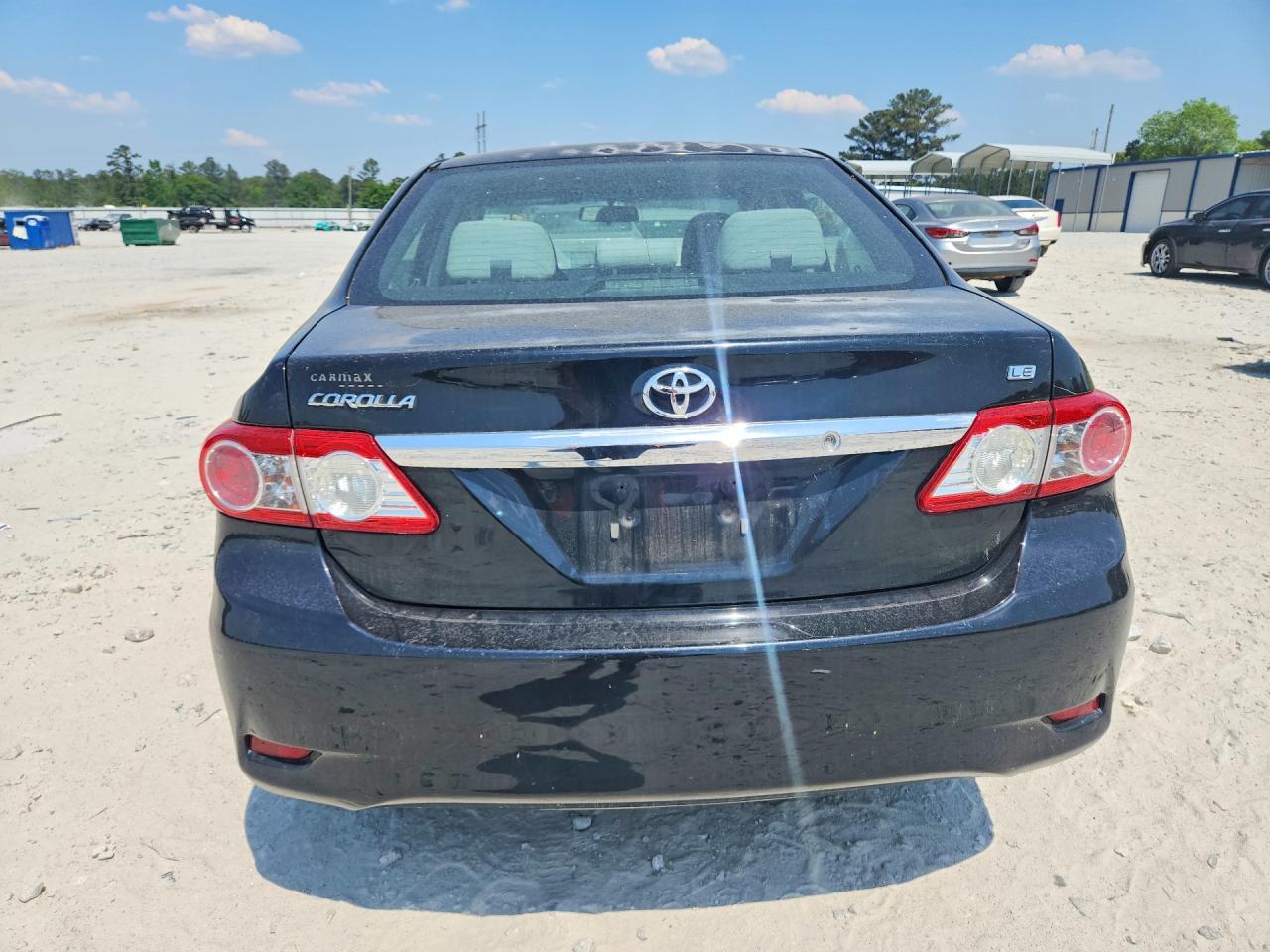 2013 TOYOTA COROLLA LE photo 16