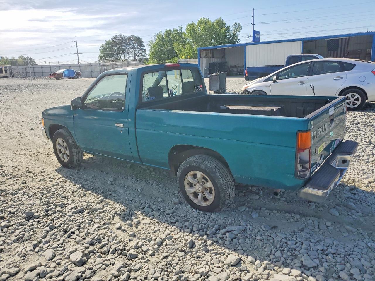 1997 NISSAN TRUCK BASE photo 3