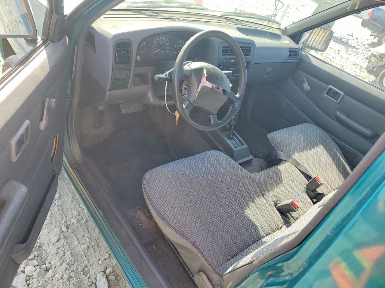 1997 NISSAN TRUCK BASE photo 15