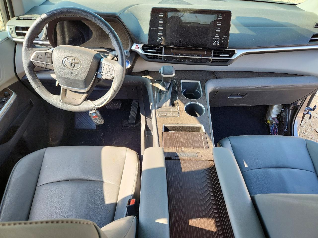 2022 TOYOTA SIENNA XLE photo 15