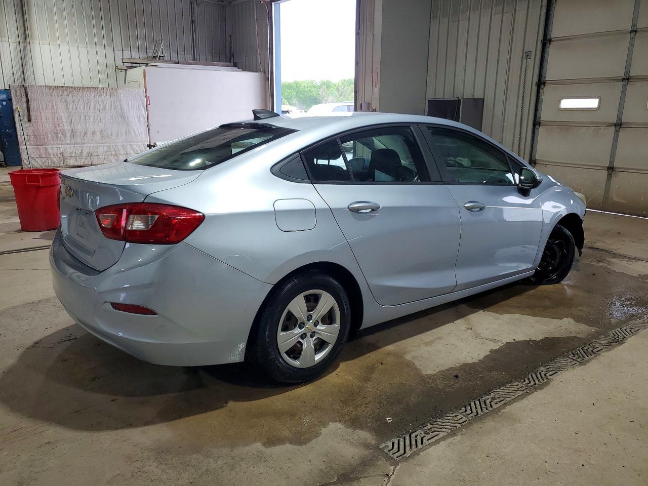 2017 CHEVROLET CRUZE LS photo 5