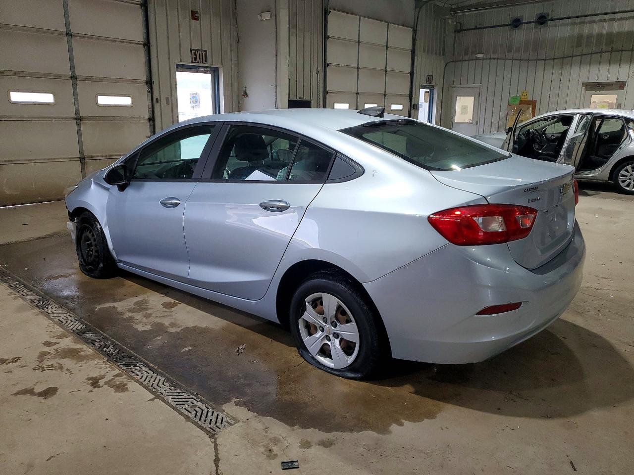 2017 CHEVROLET CRUZE LS photo 3