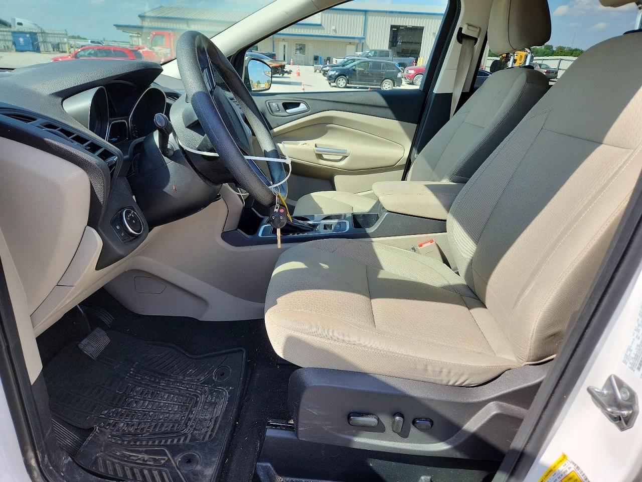 2017 FORD ESCAPE SE photo 13