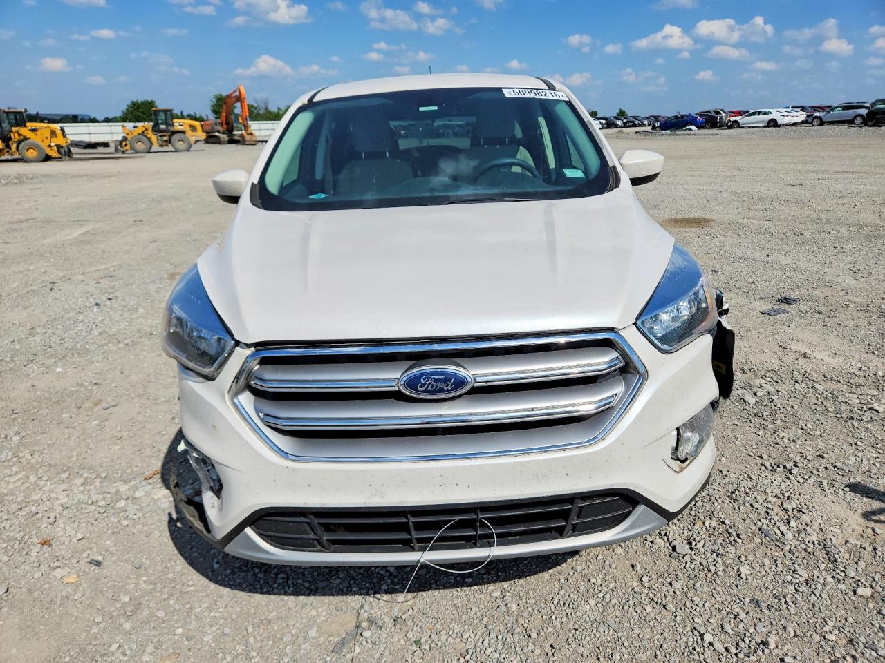 2017 FORD ESCAPE SE photo 9