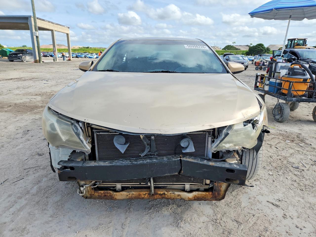 2012 TOYOTA CAMRY LE photo 9