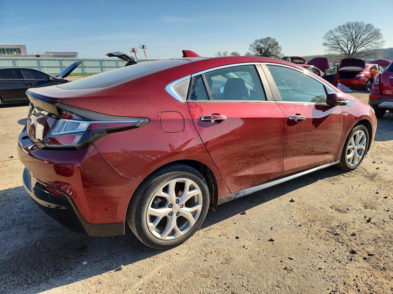 2017 CHEVROLET VOLT PREMIER photo 5