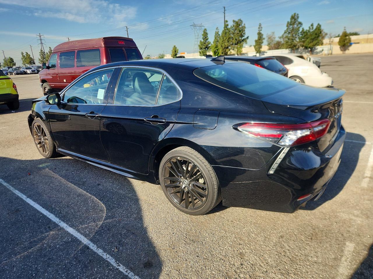 2021 TOYOTA CAMRY XSE photo 2