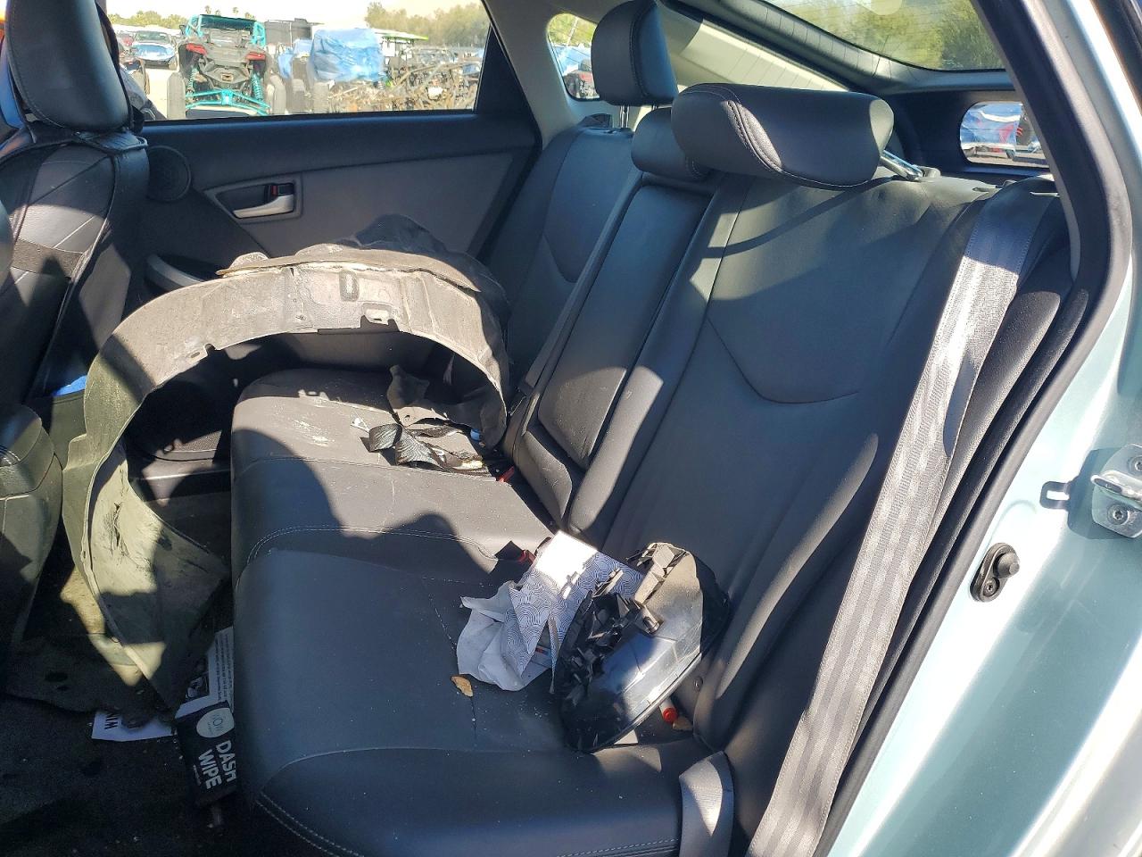 2013 TOYOTA PRIUS FOUR photo 19