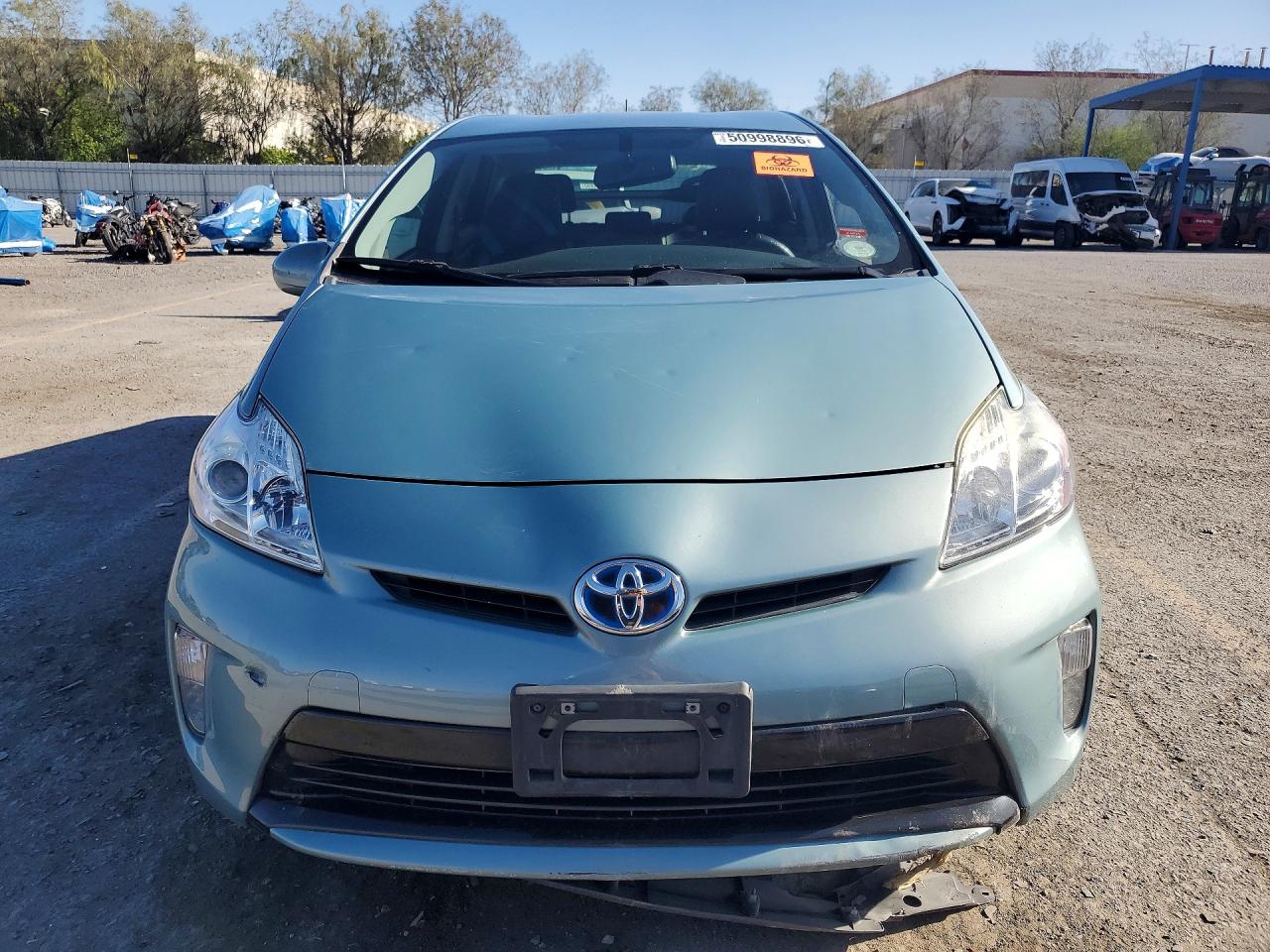2013 TOYOTA PRIUS FOUR photo 9