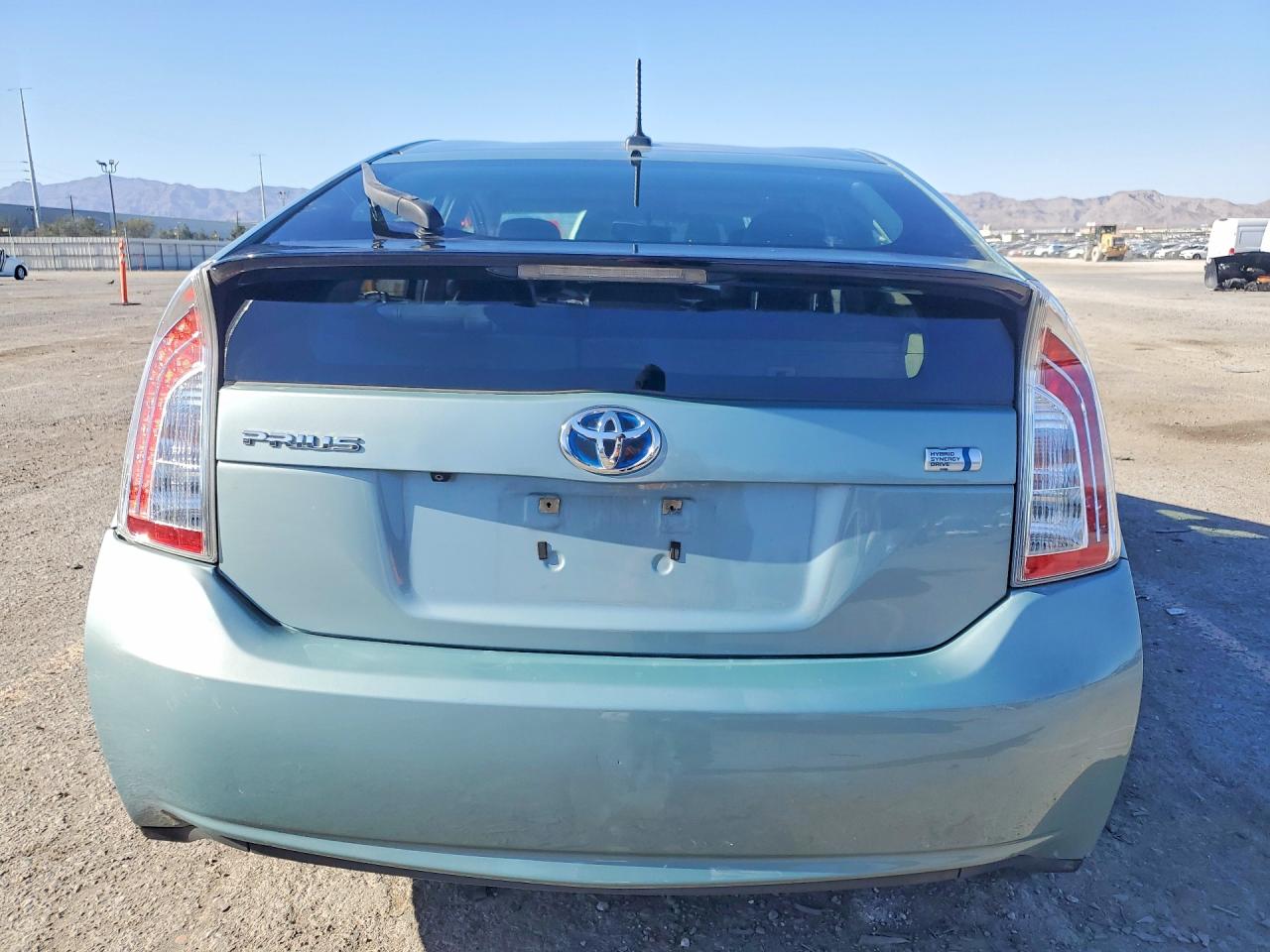 2013 TOYOTA PRIUS FOUR photo 11