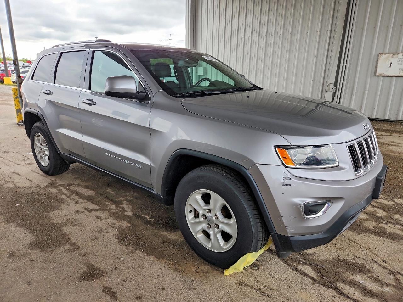2016 JEEP GRAND CHEROKEE LAREDO photo 10
