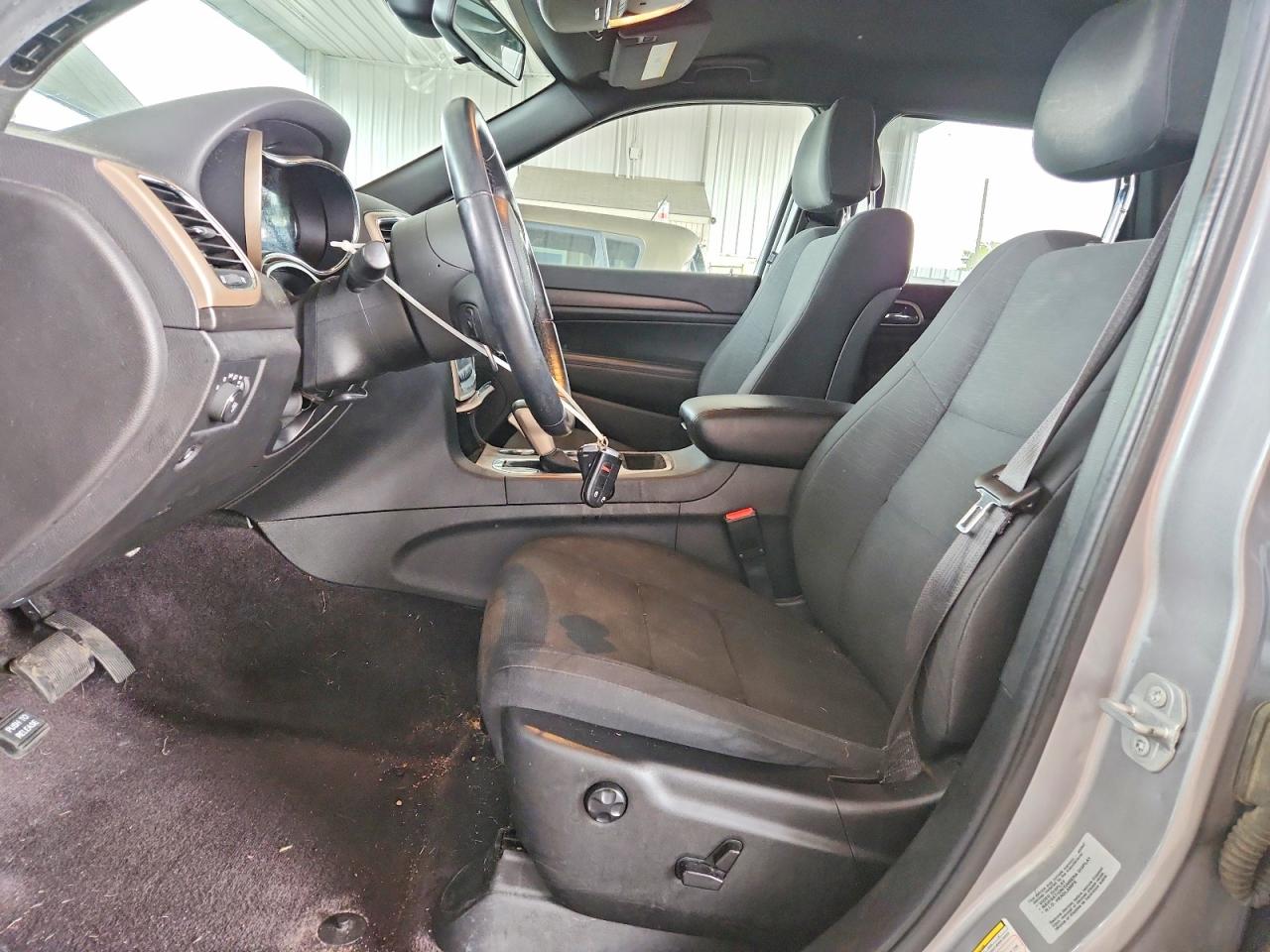 2016 JEEP GRAND CHEROKEE LAREDO photo 19