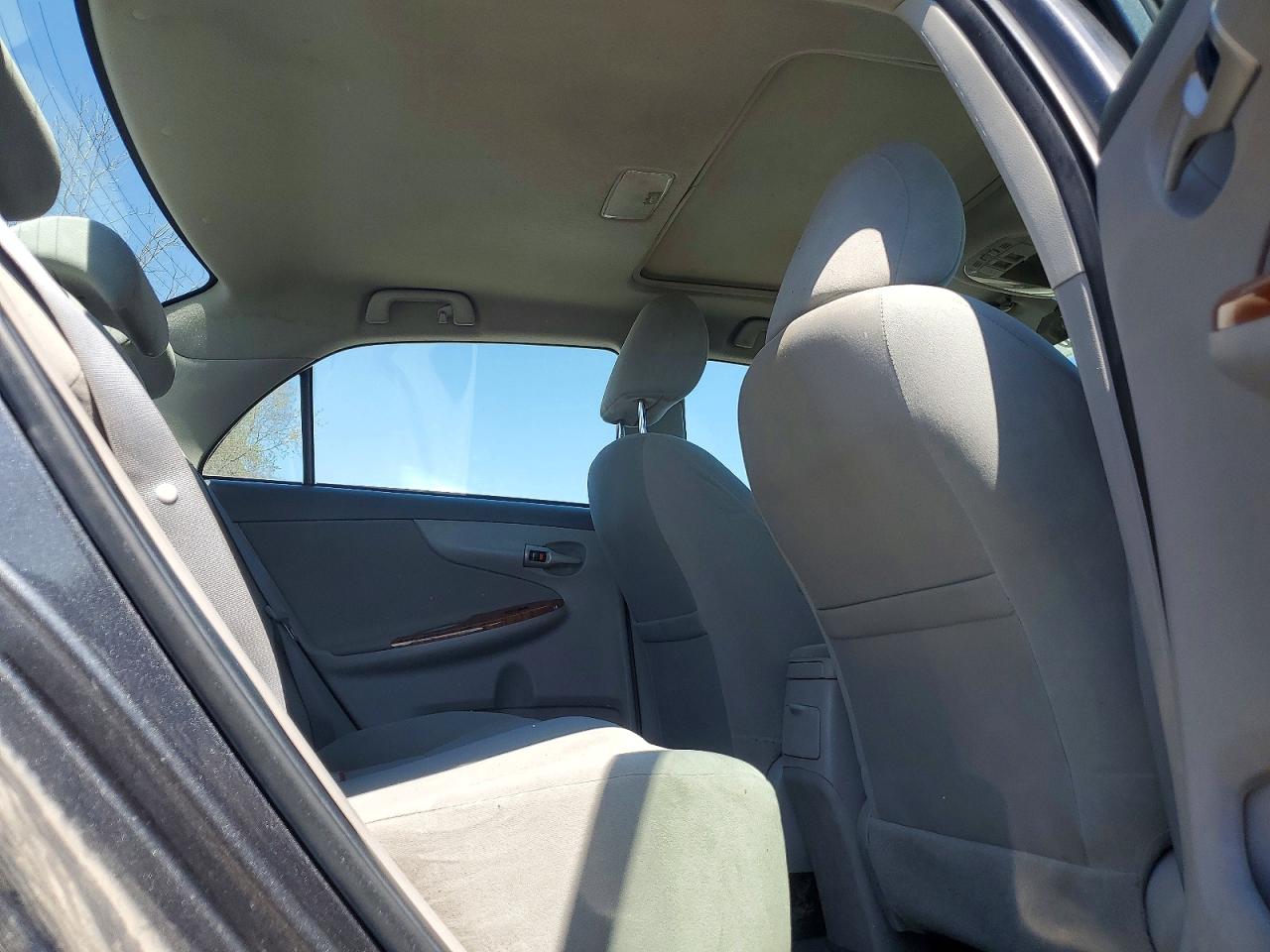 2010 TOYOTA COROLLA BASE photo 28