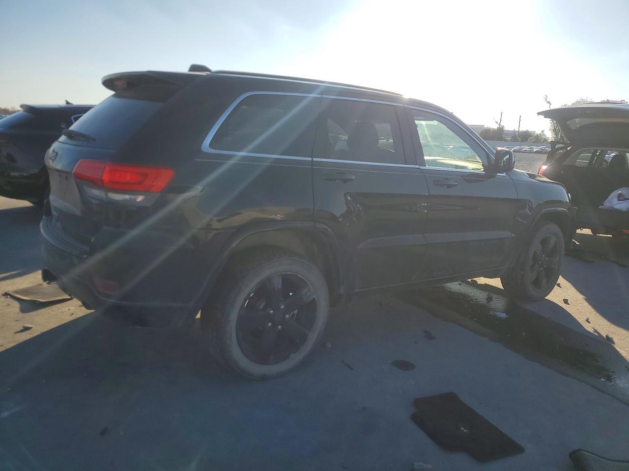 2015 JEEP GRAND CHEROKEE LAREDO photo 3