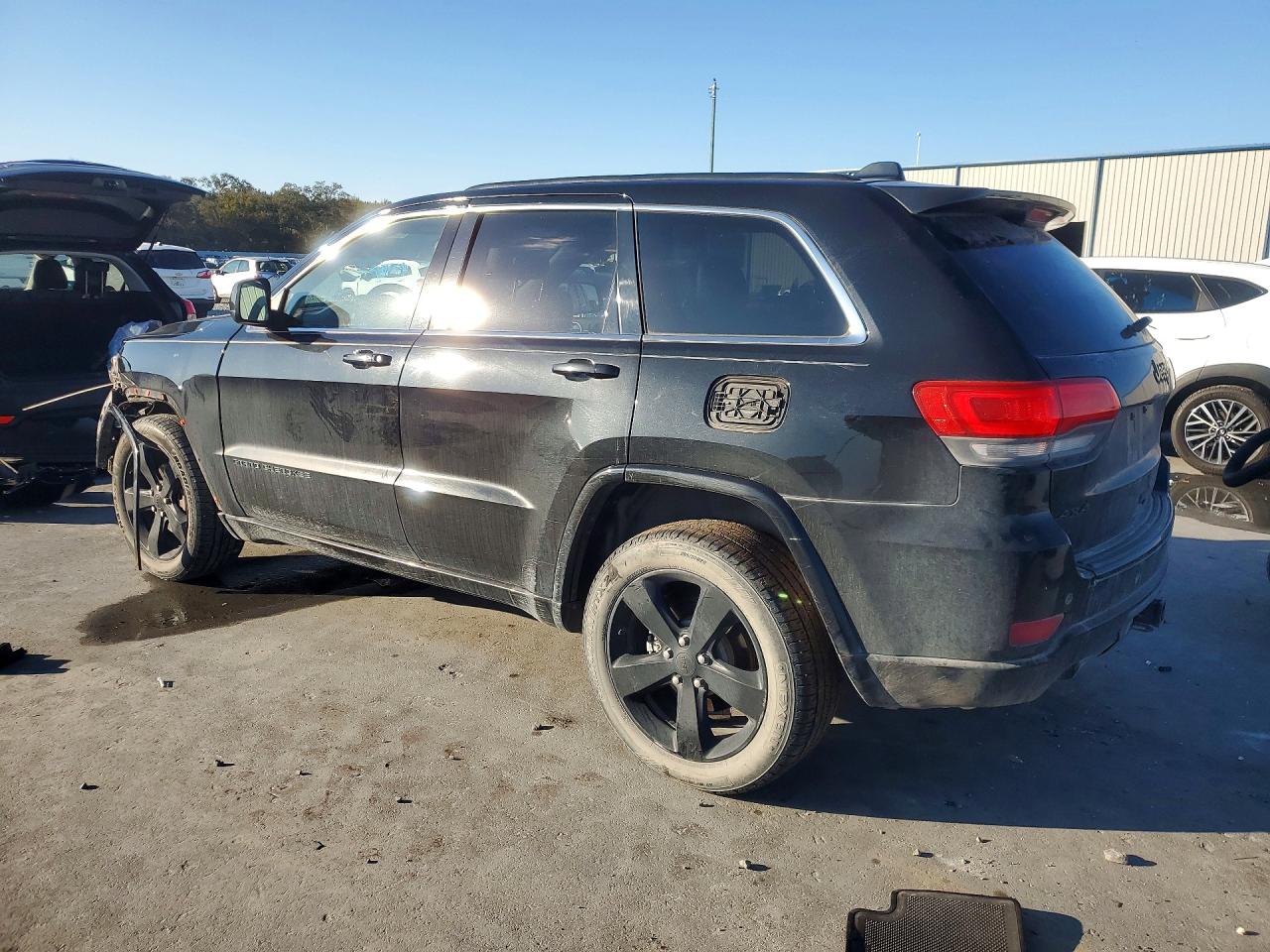 2015 JEEP GRAND CHEROKEE LAREDO photo 2