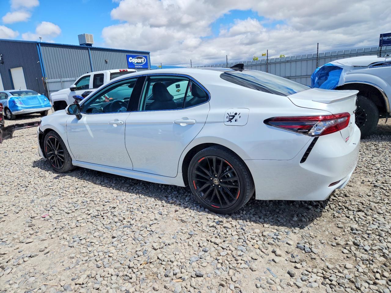 2021 TOYOTA CAMRY XSE photo 3