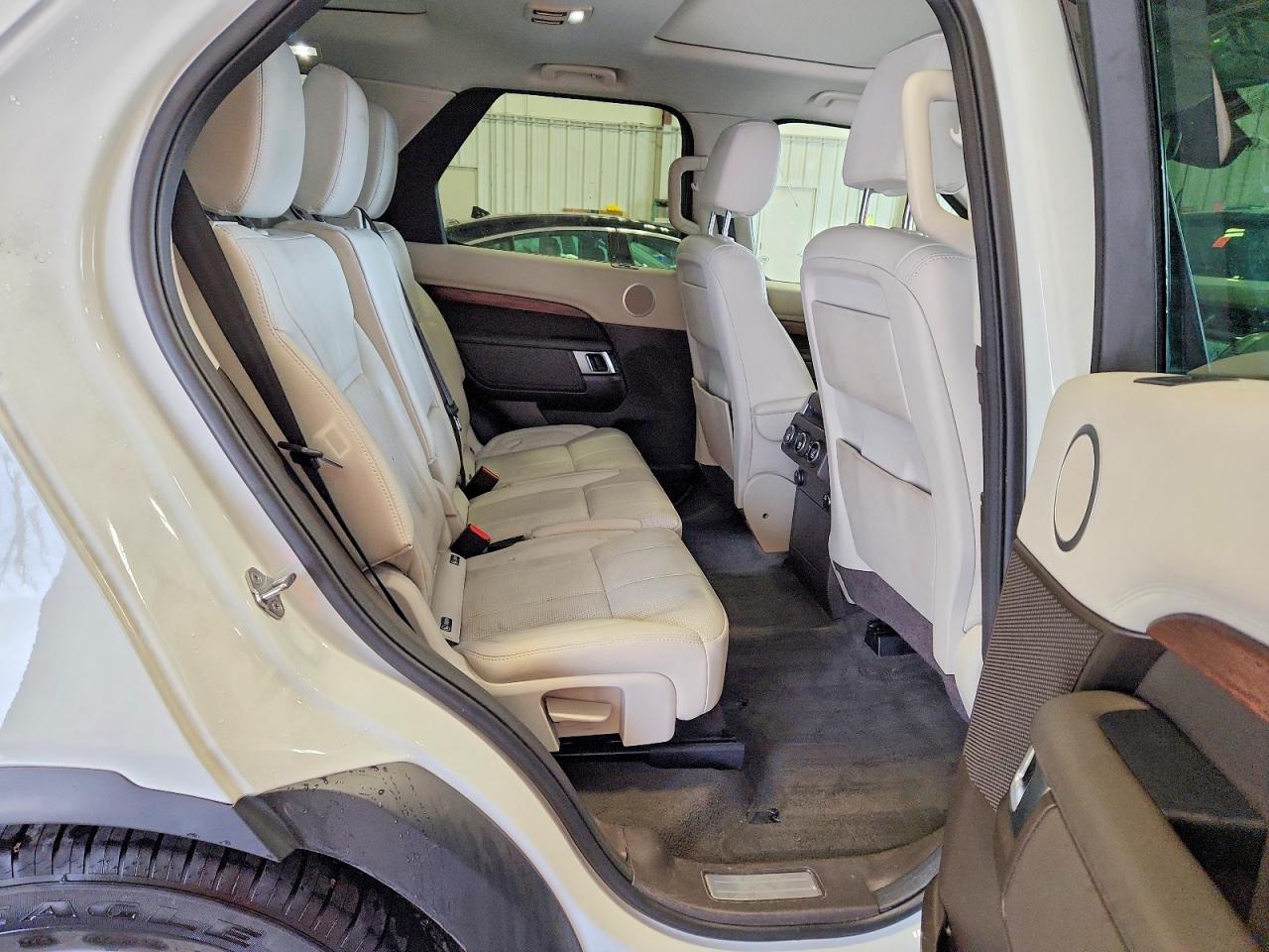 2017 LAND ROVER DISCOVERY HSE photo 21