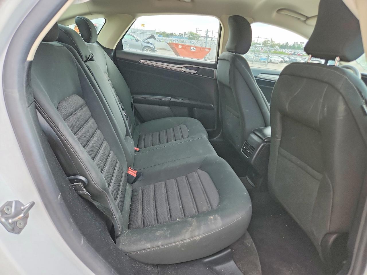 2018 FORD FUSION SE photo 19