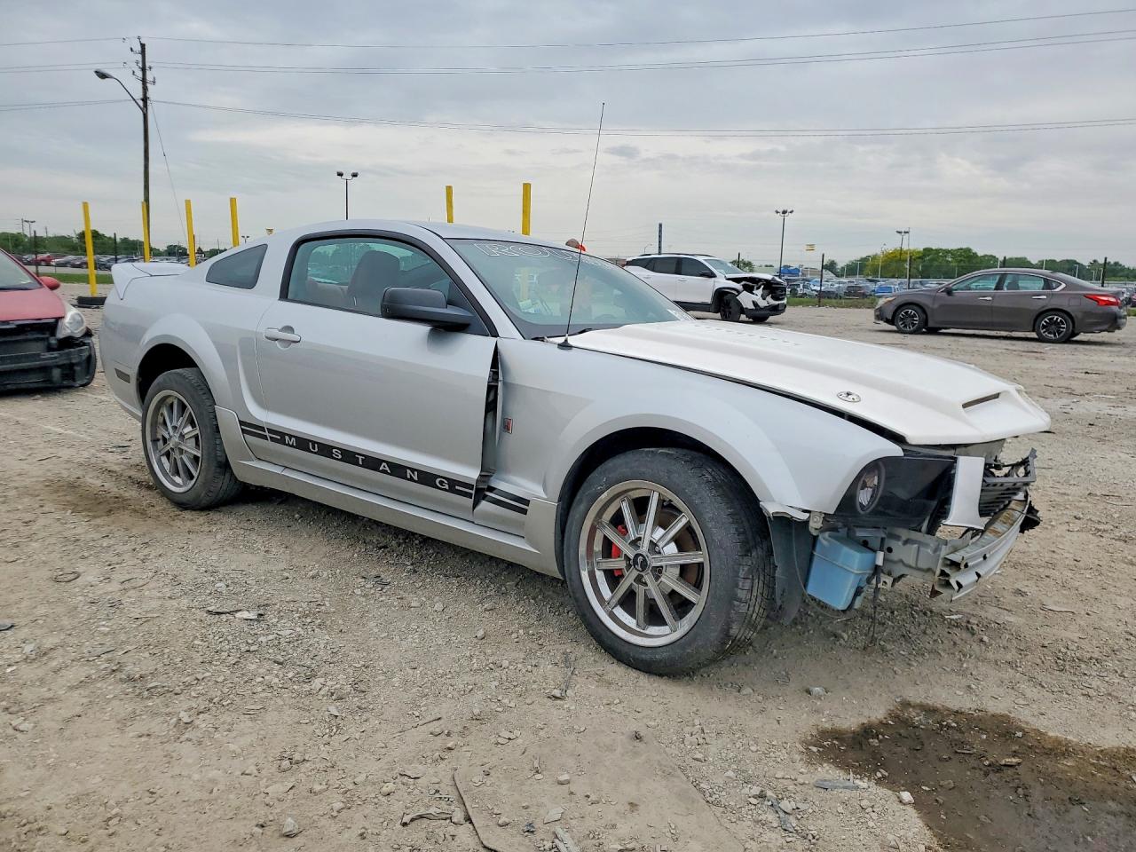 2005 FORD MUSTANG photo 7
