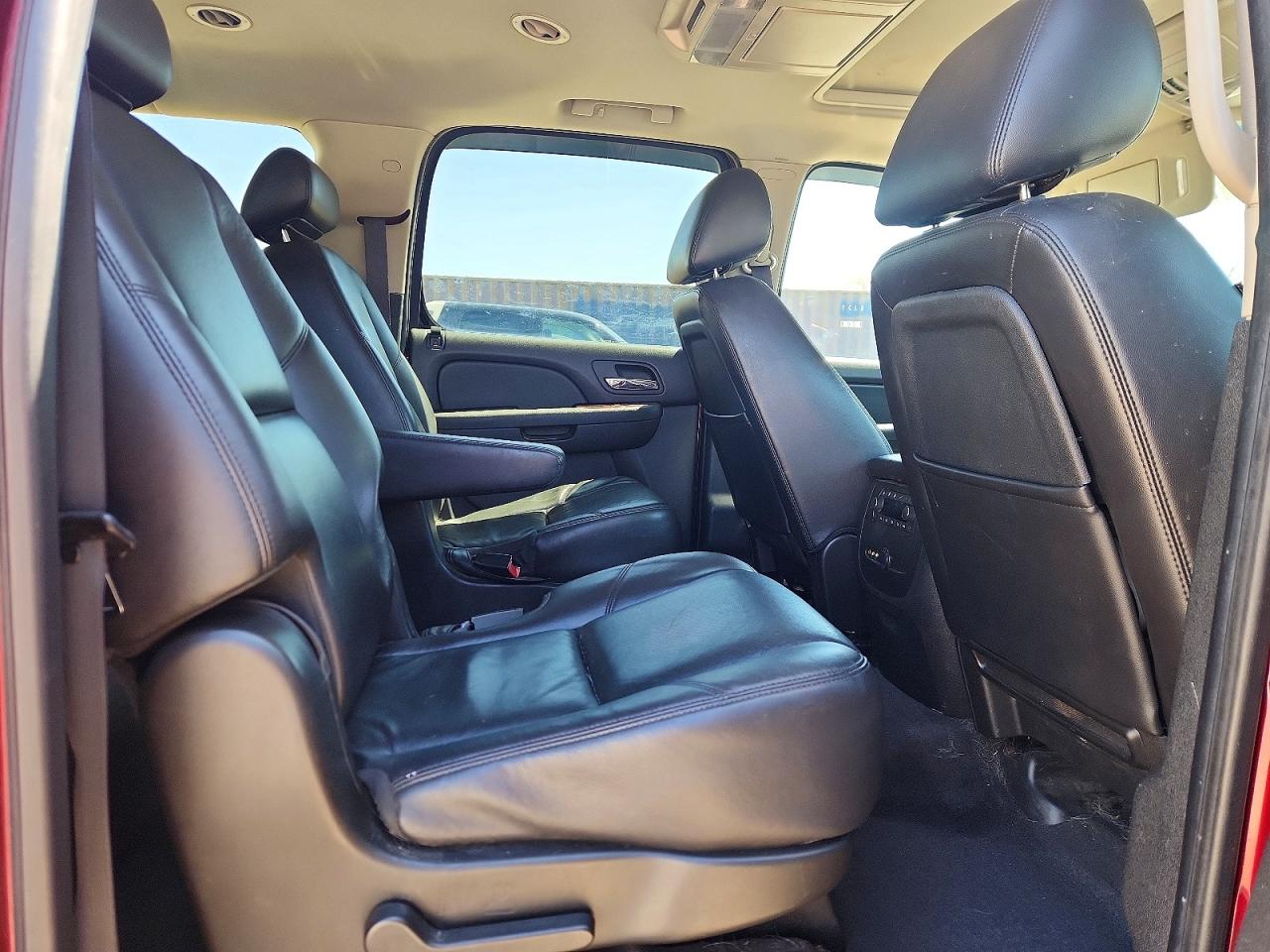 2010 CHEVROLET SUBURBAN K1500 LTZ photo 19