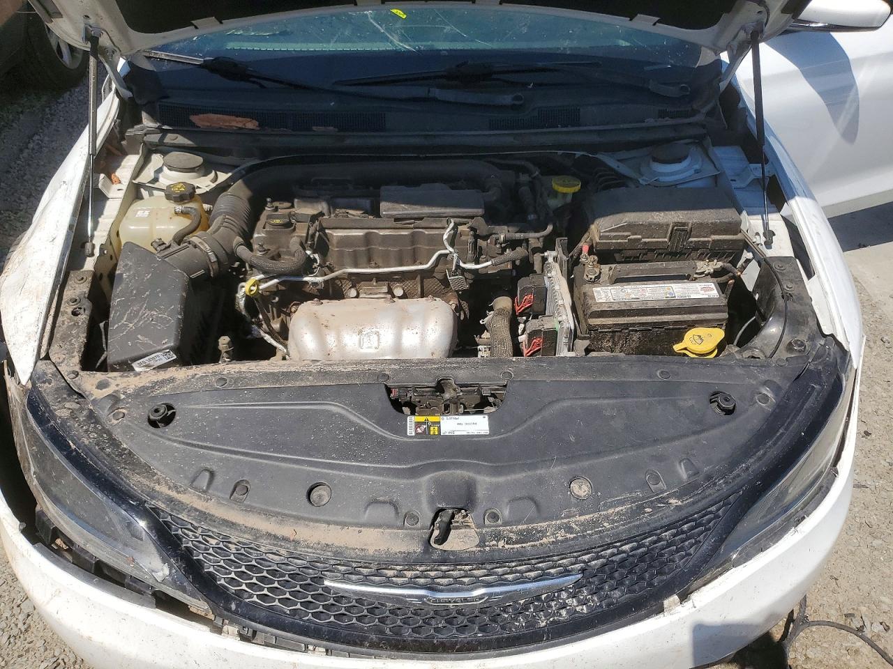 2015 CHRYSLER 200 S photo 21