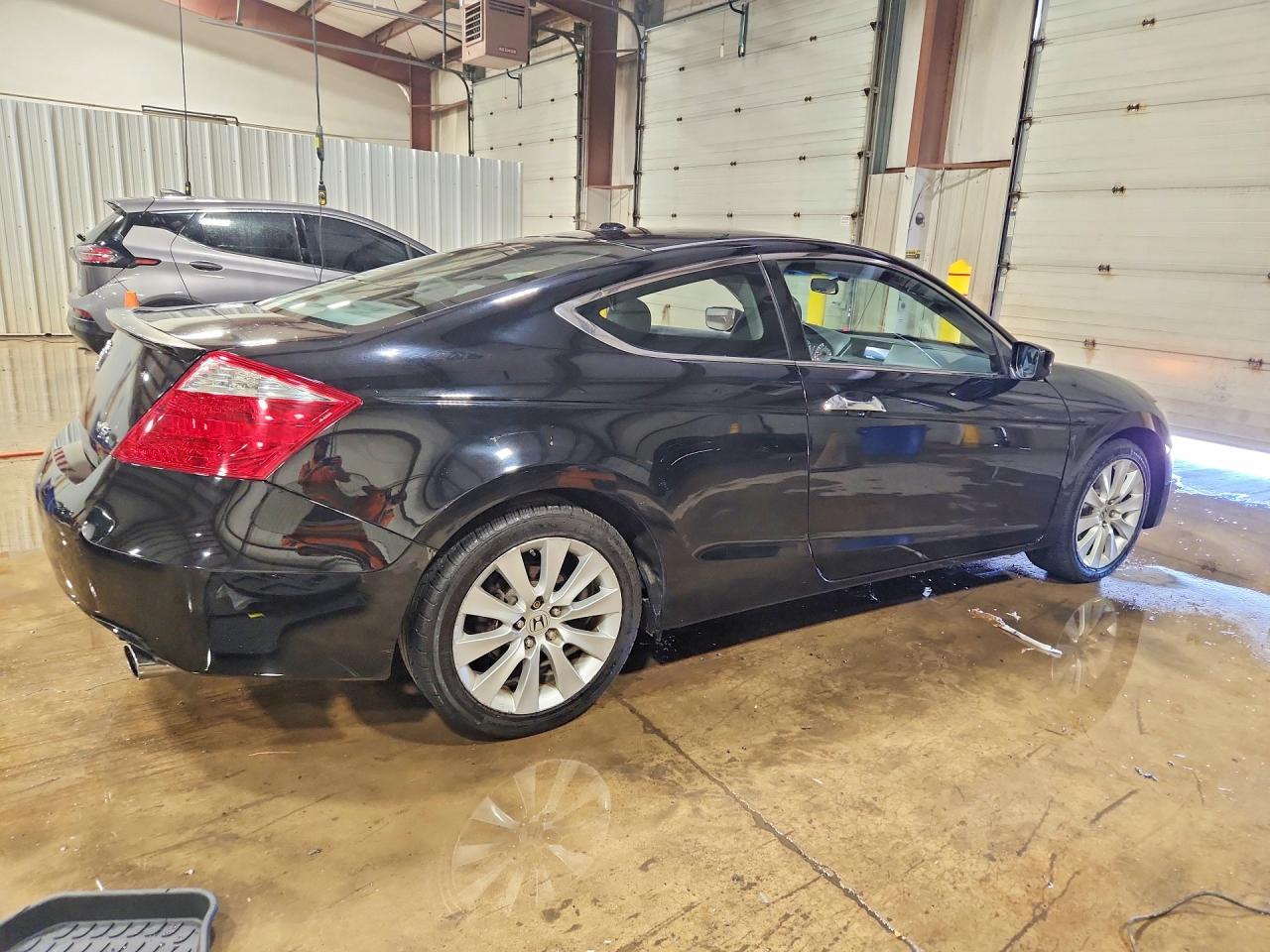 2010 HONDA ACCORD EXL photo 5