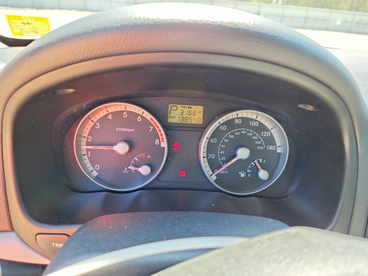 2008 HYUNDAI ACCENT GLS photo 25