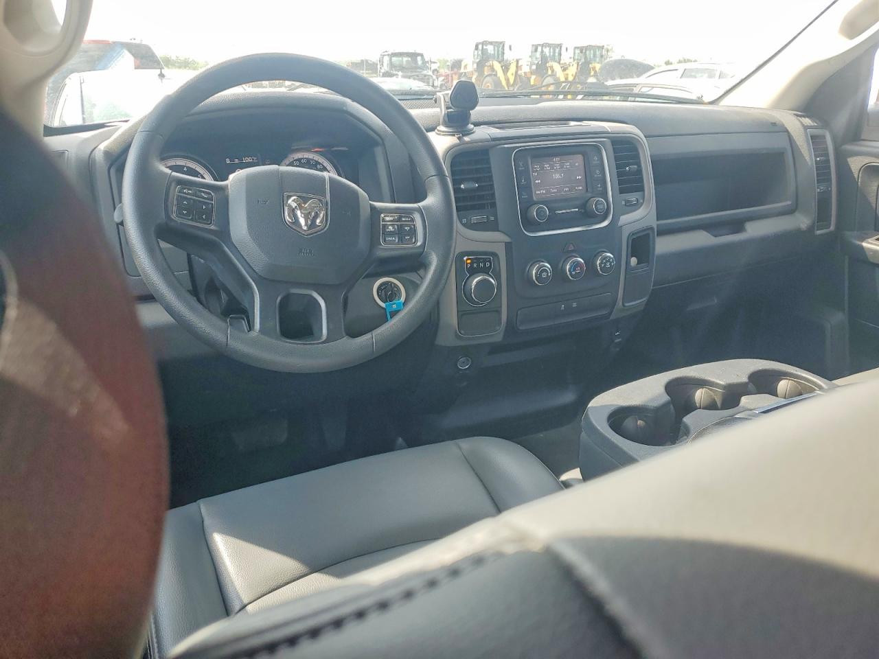 2024 RAM 1500 CLASSIC TRADESMAN photo 15