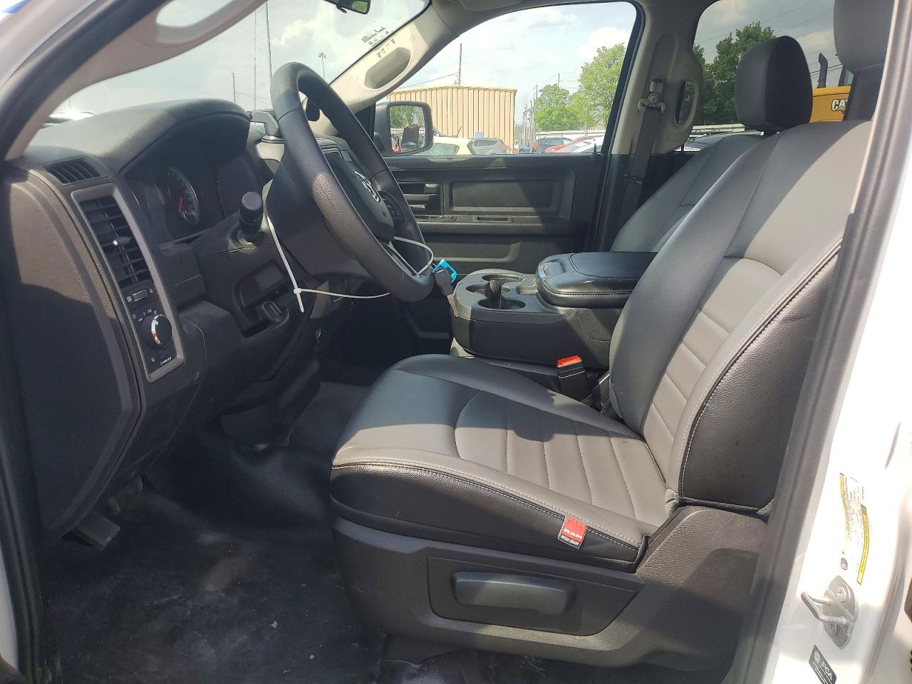 2024 RAM 1500 CLASSIC TRADESMAN photo 13
