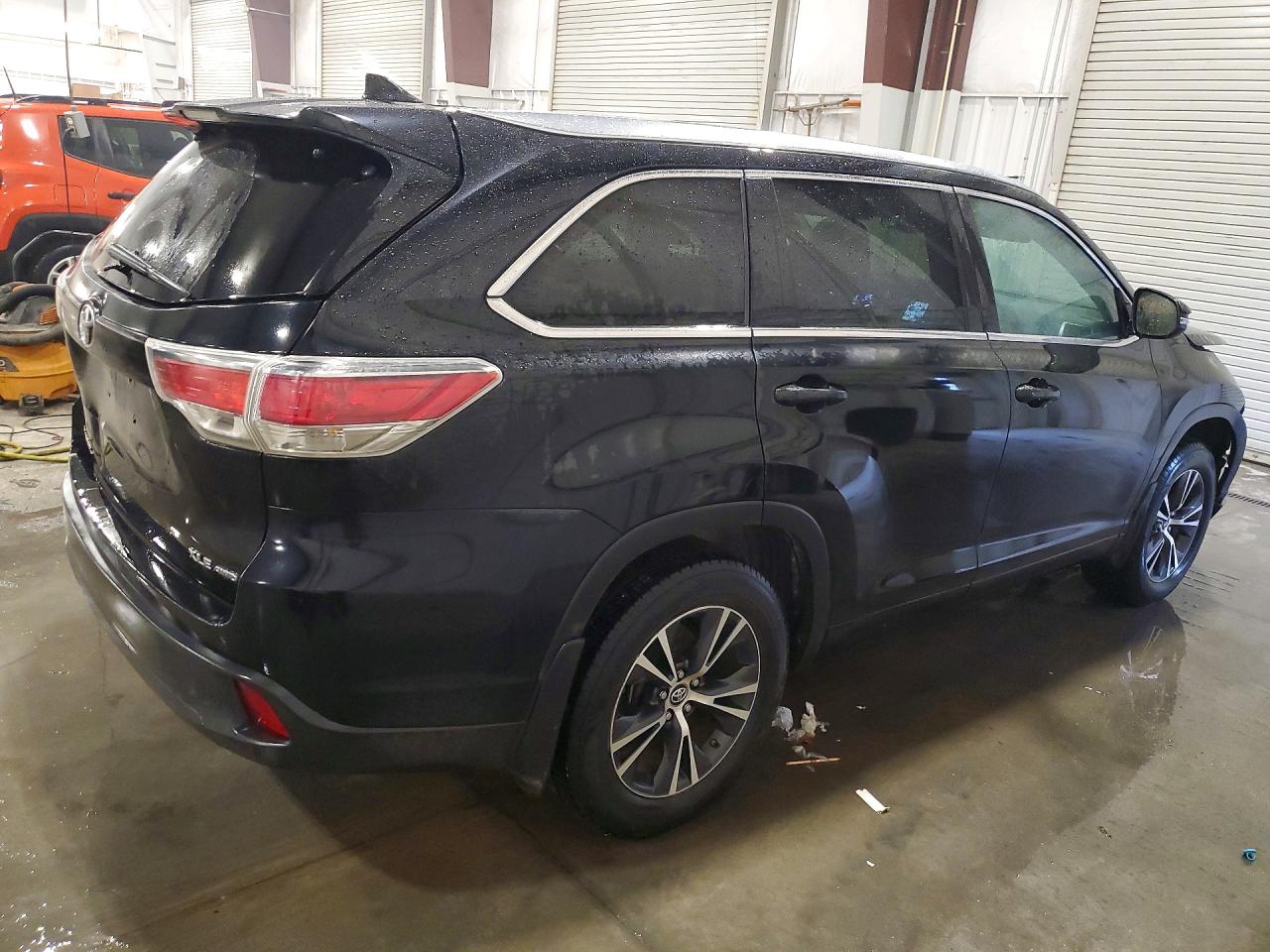 2016 TOYOTA HIGHLANDER photo 5