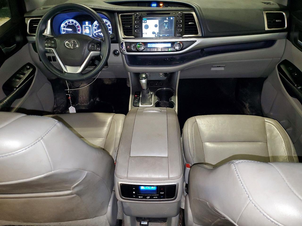 2016 TOYOTA HIGHLANDER photo 15