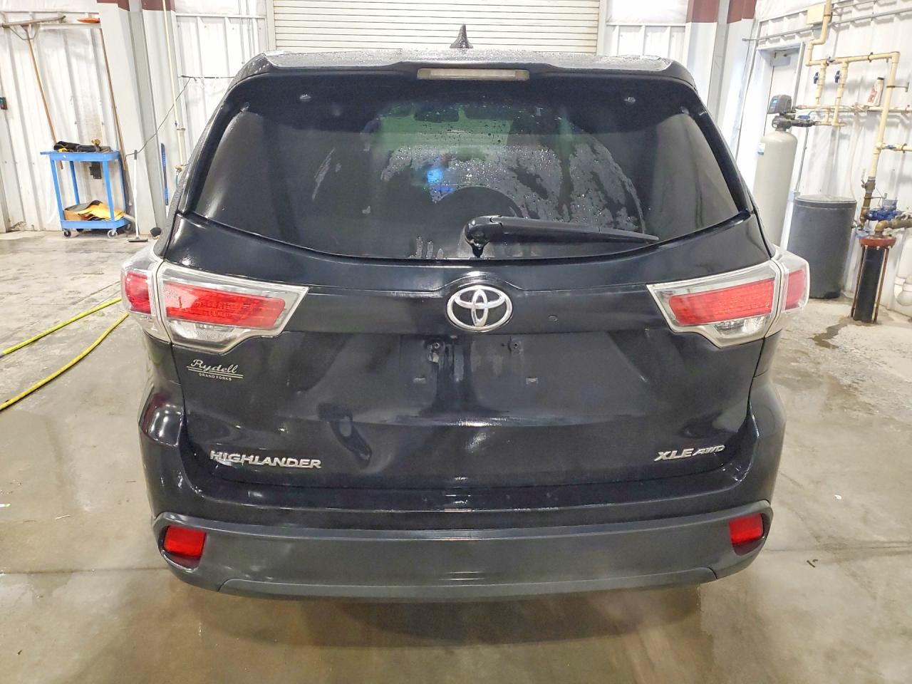 2016 TOYOTA HIGHLANDER photo 11