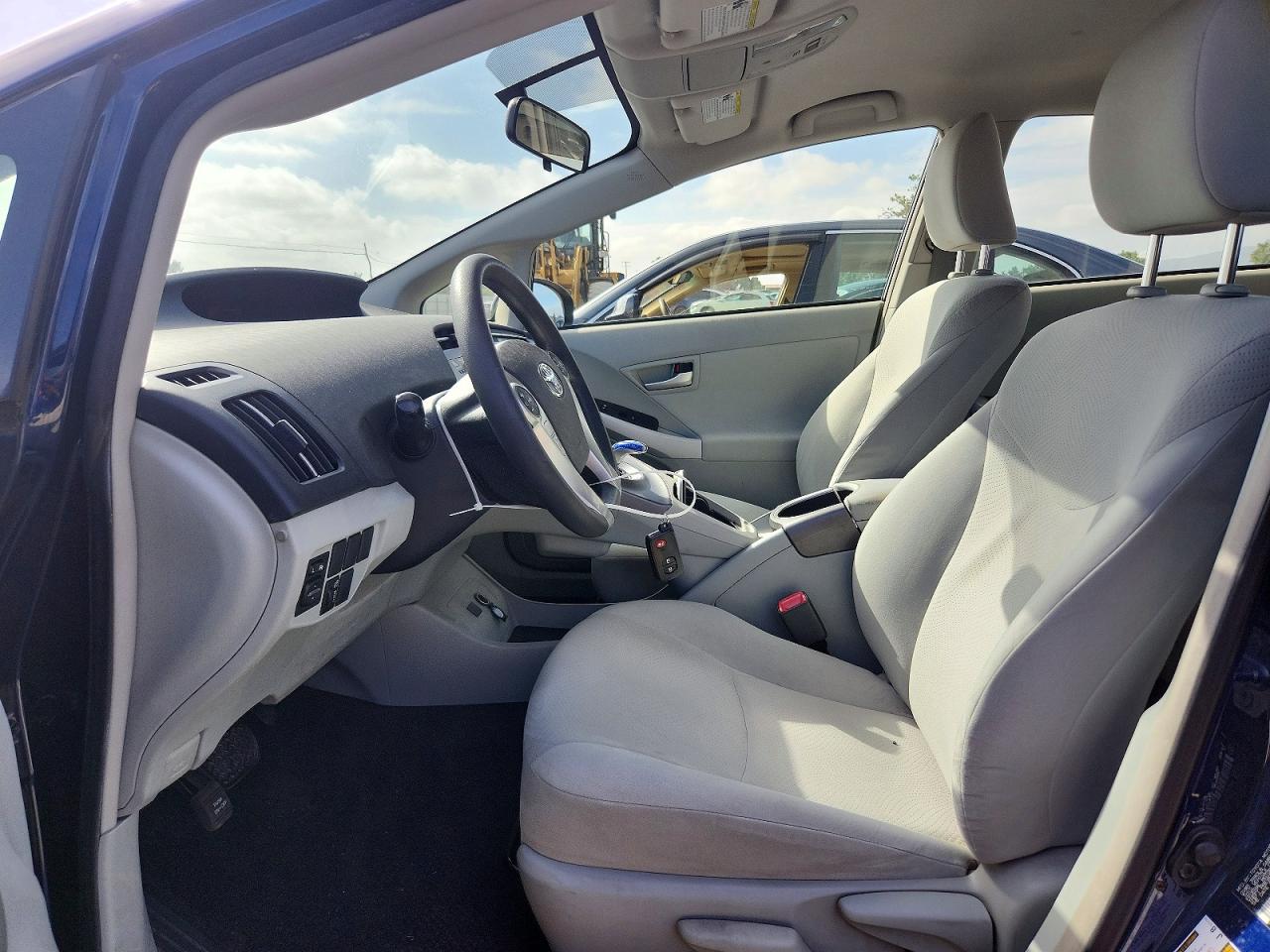 2012 TOYOTA PRIUS TWO photo 13