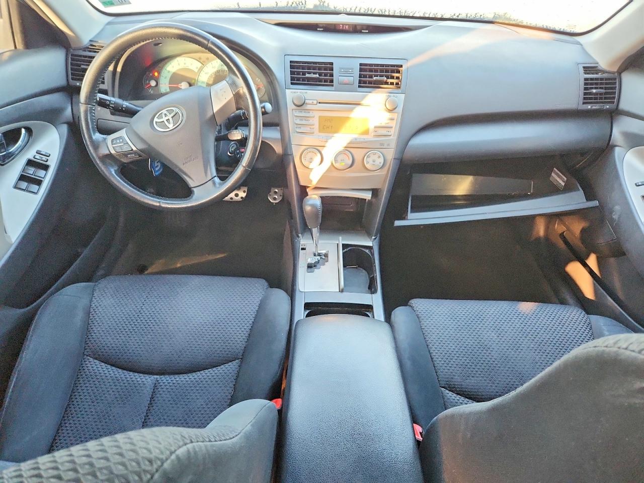2010 TOYOTA CAMRY SE V6 photo 8