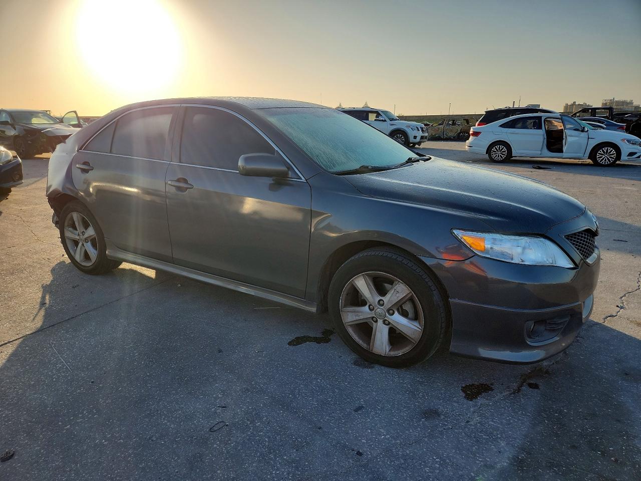 2010 TOYOTA CAMRY SE V6 photo 4