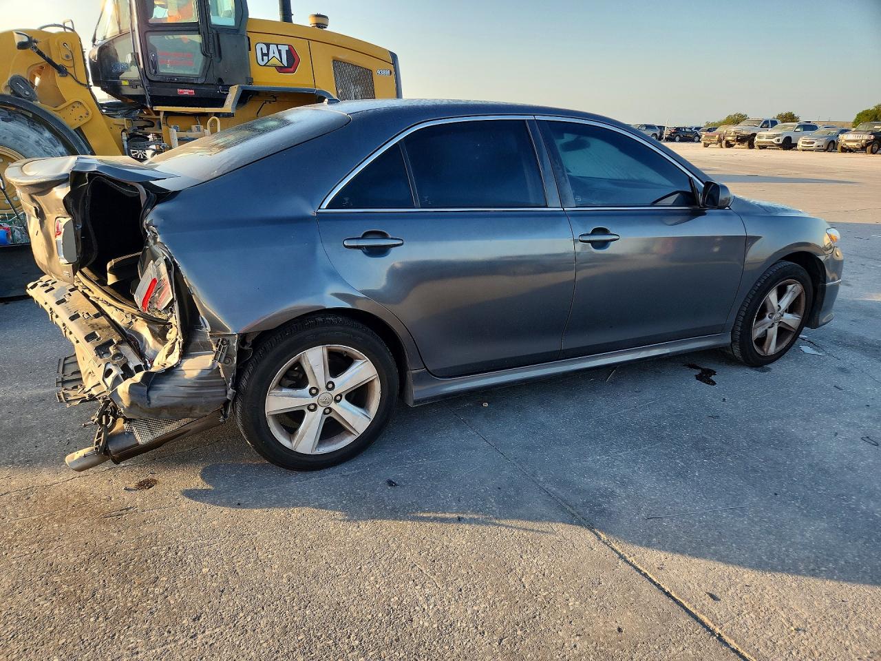 2010 TOYOTA CAMRY SE V6 photo 3