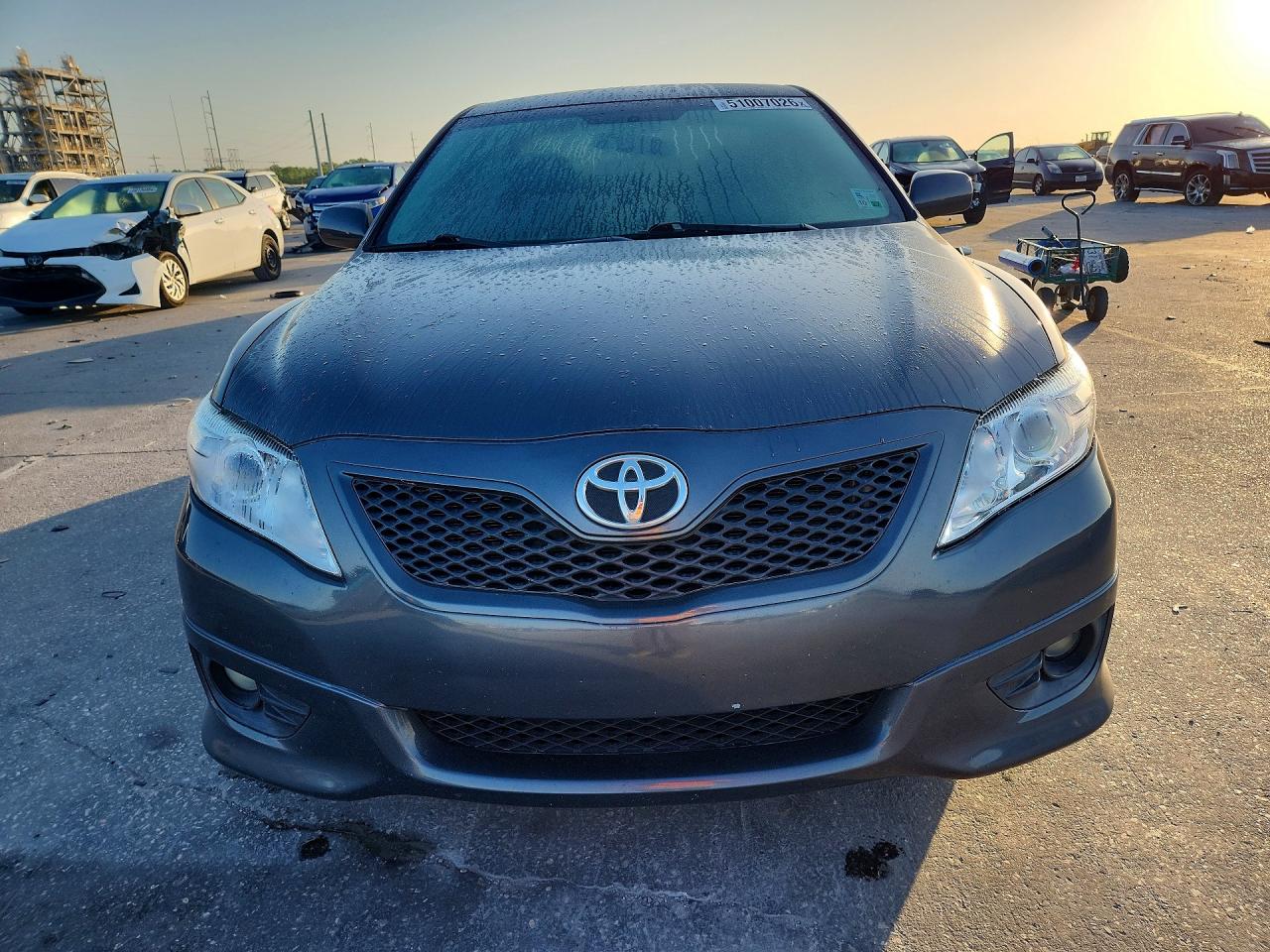 2010 TOYOTA CAMRY SE V6 photo 5