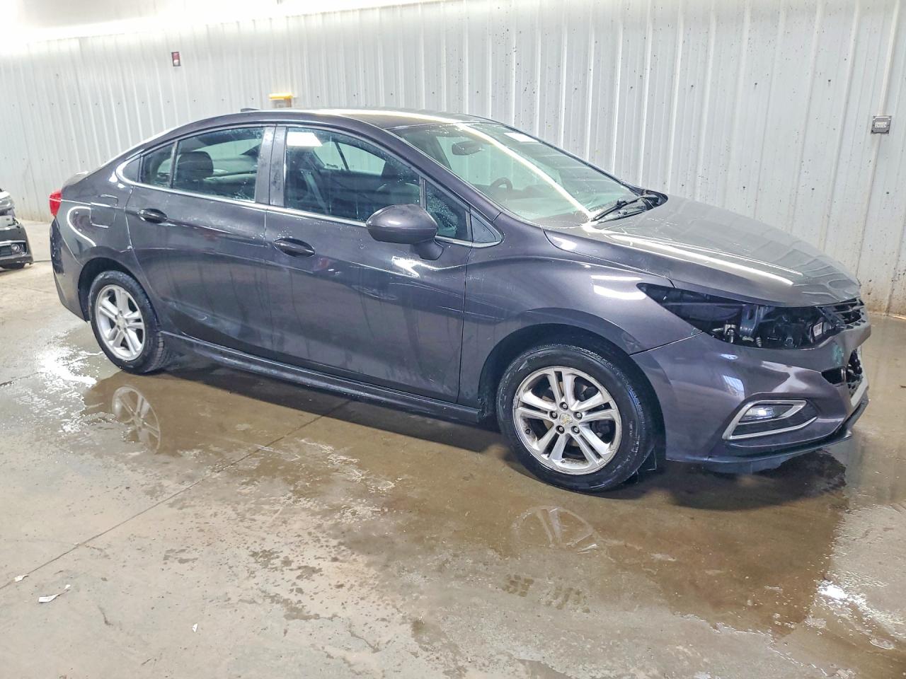 2017 CHEVROLET CRUZE LT photo 4