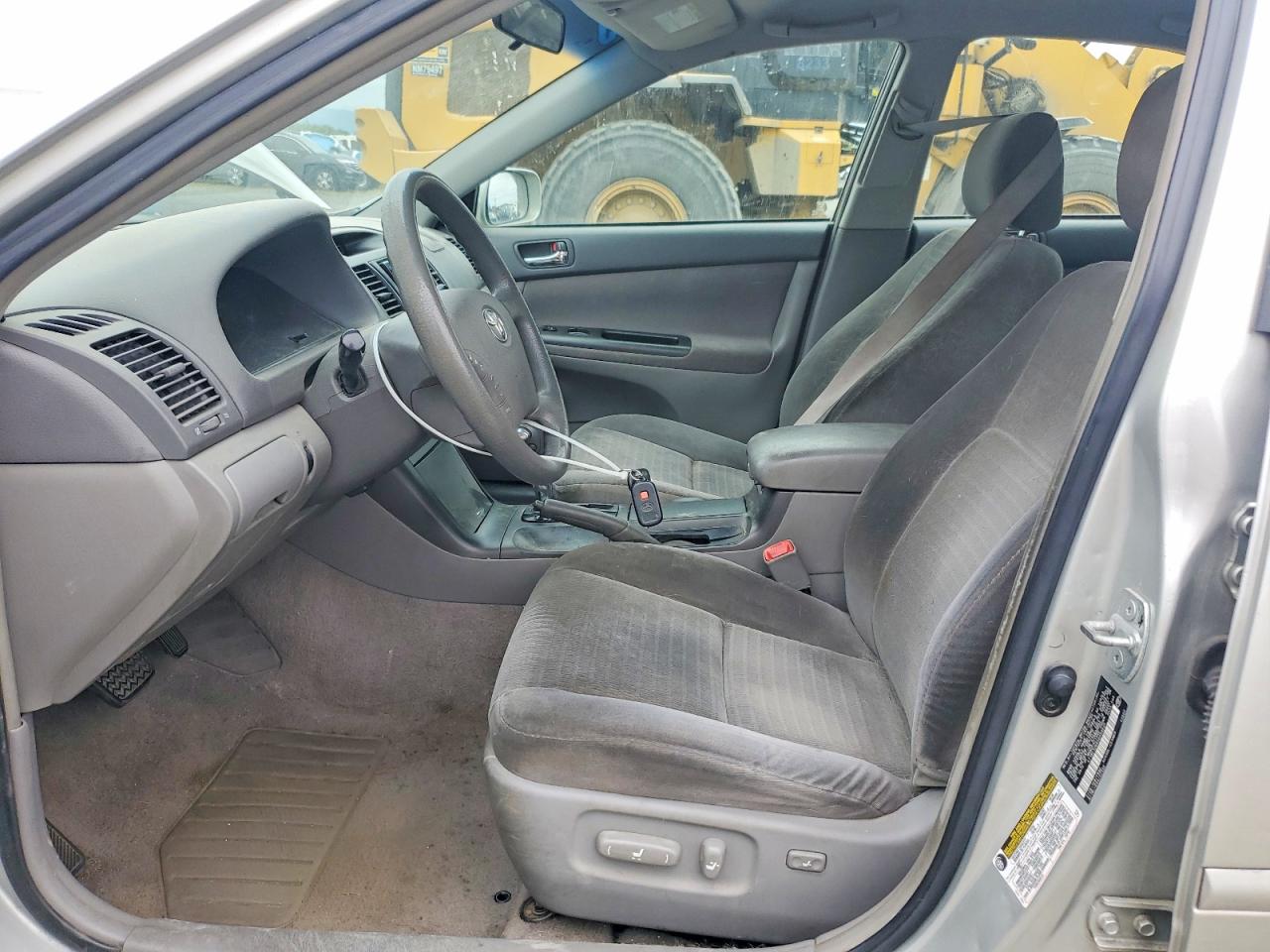 2005 TOYOTA CAMRY LE photo 7