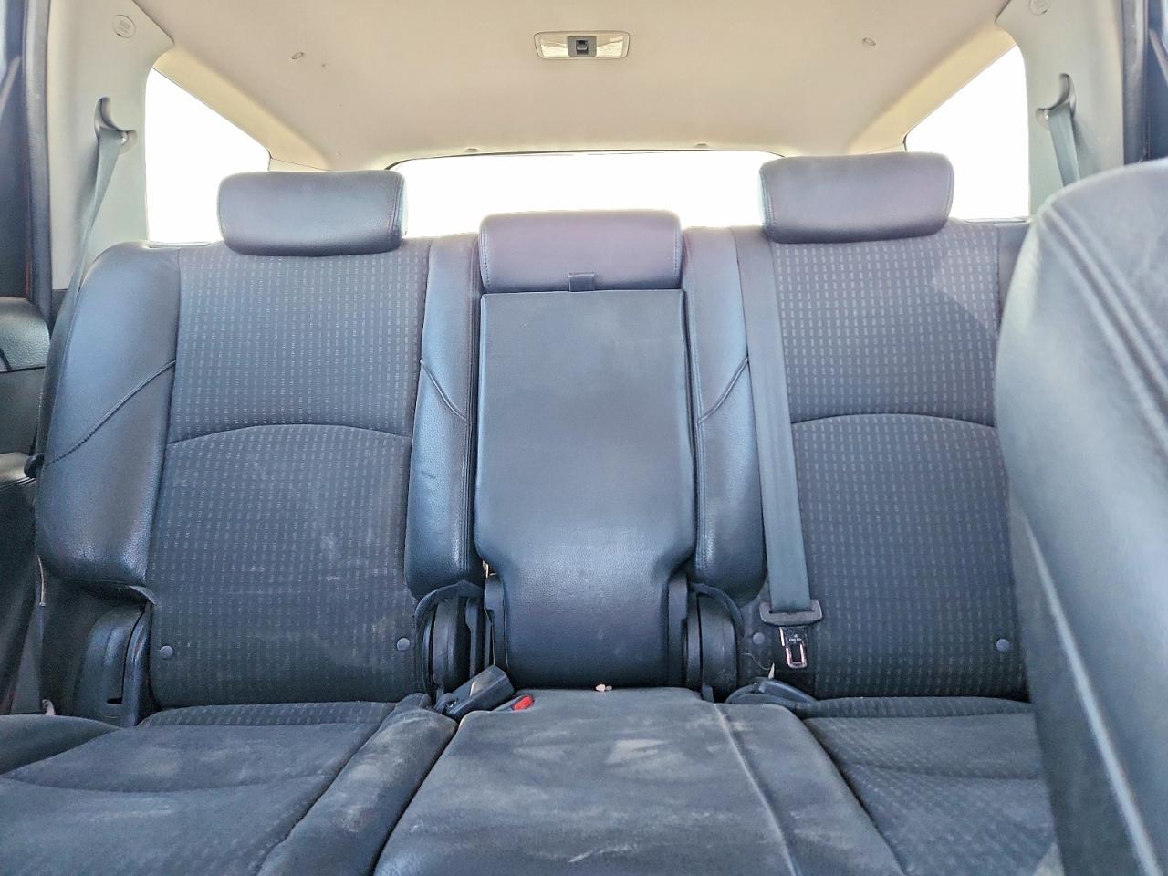 2009 KIA BORREGO LX photo 19