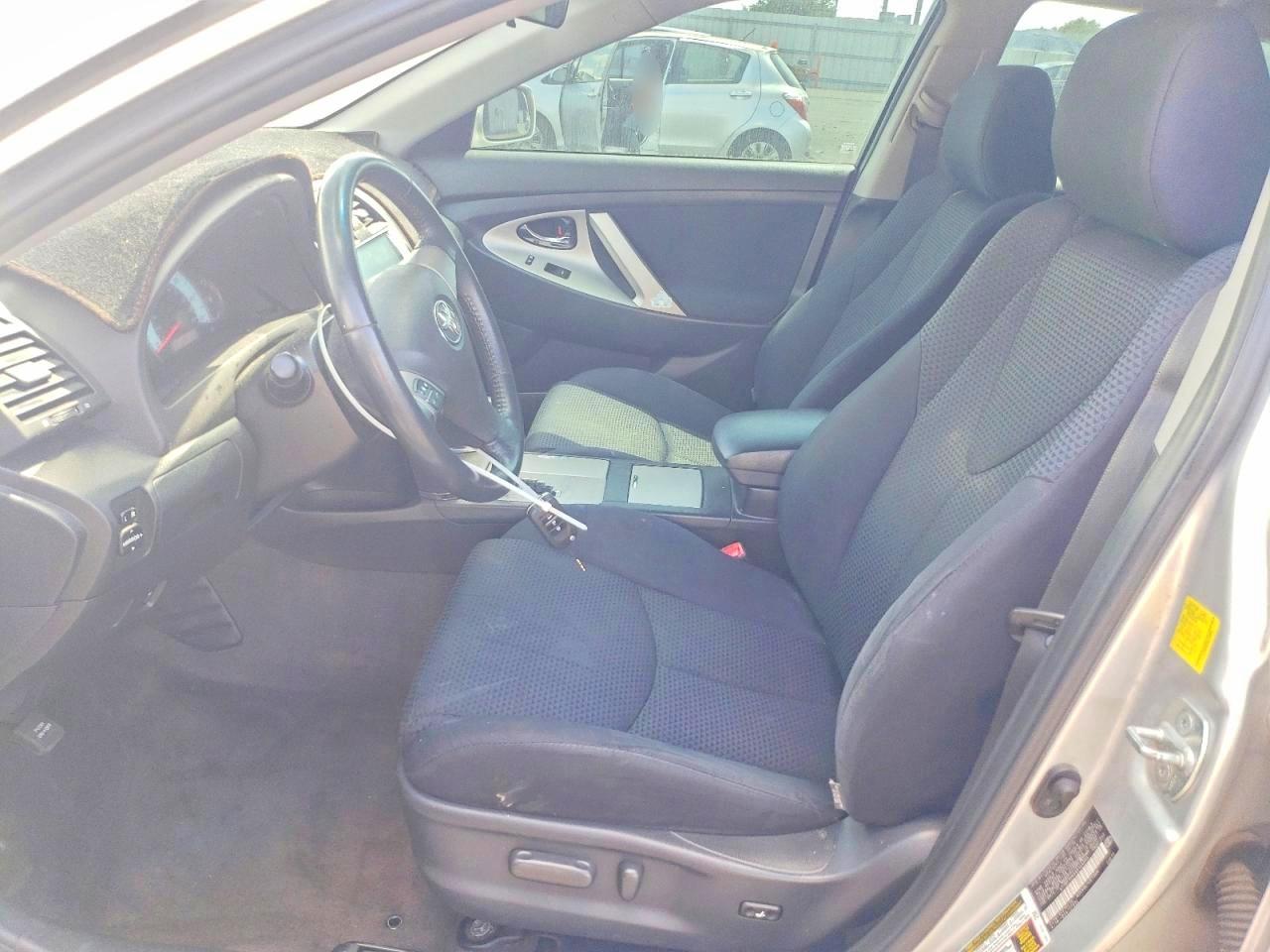 2011 TOYOTA CAMRY SE photo 7