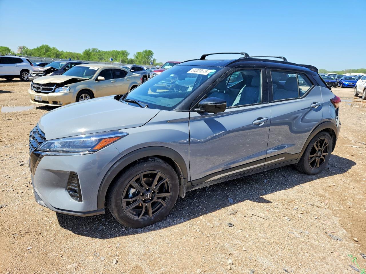 2023 NISSAN KICKS
