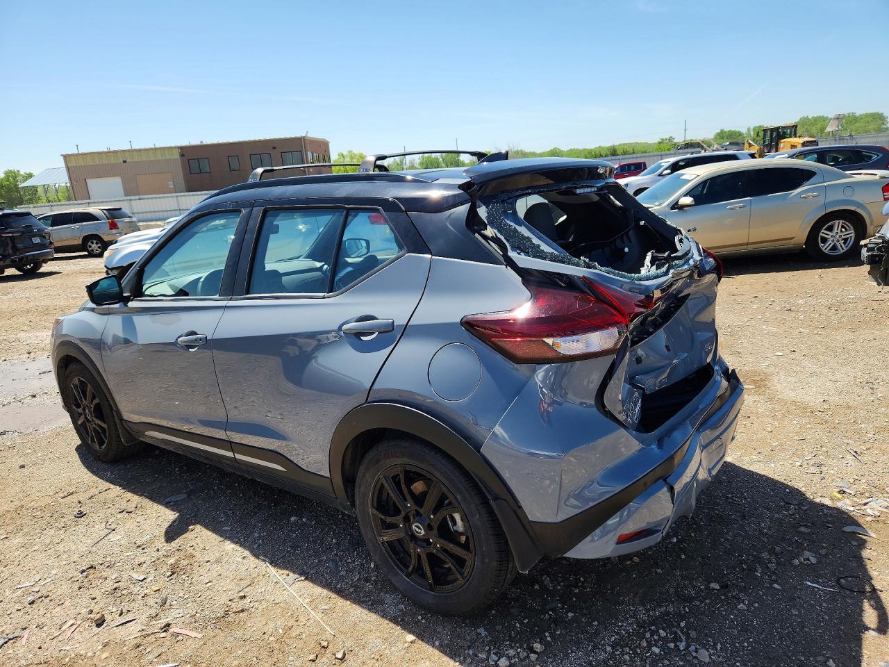 2023 NISSAN KICKS SR photo 3
