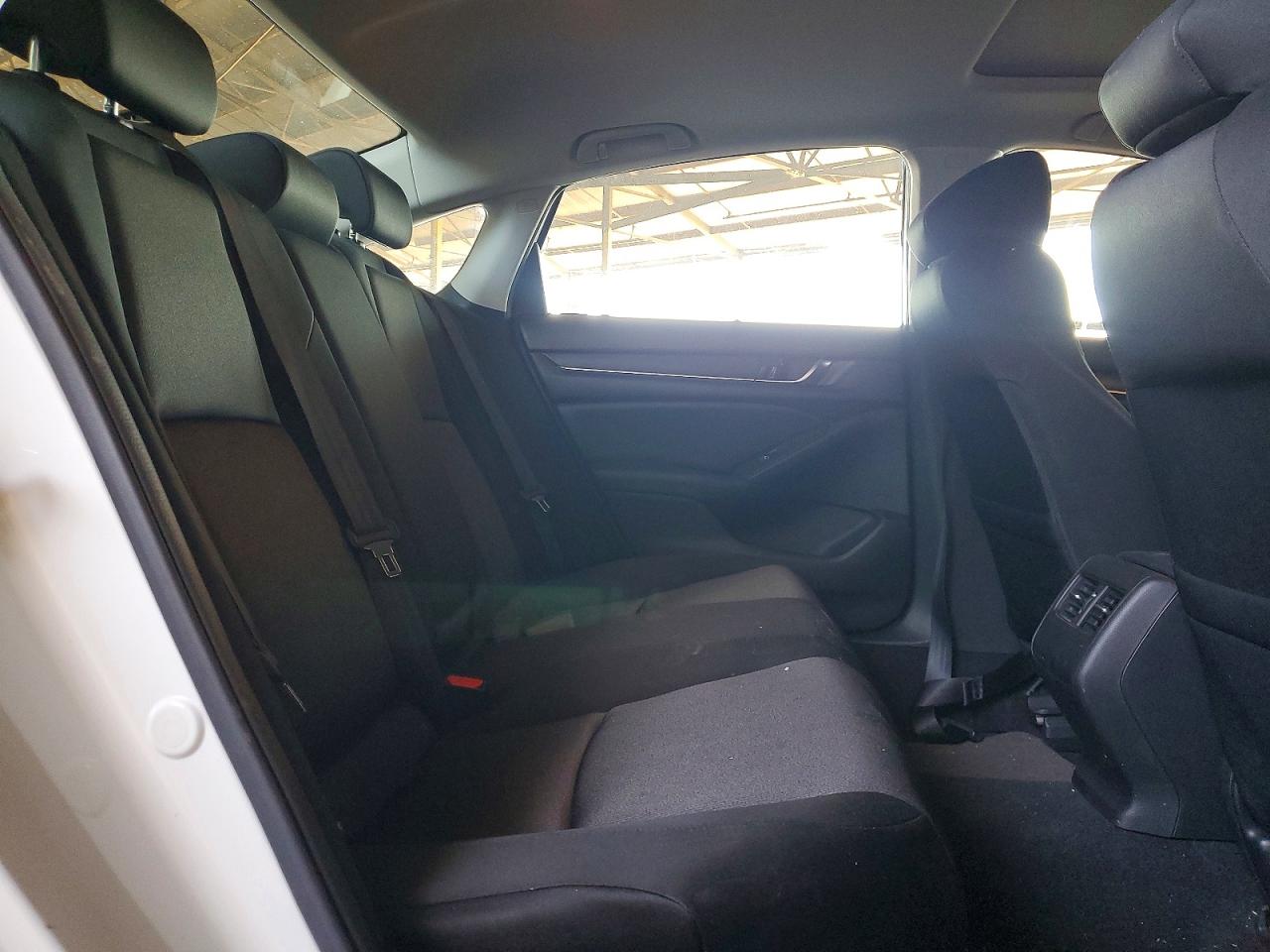 2018 HONDA ACCORD EX photo 10
