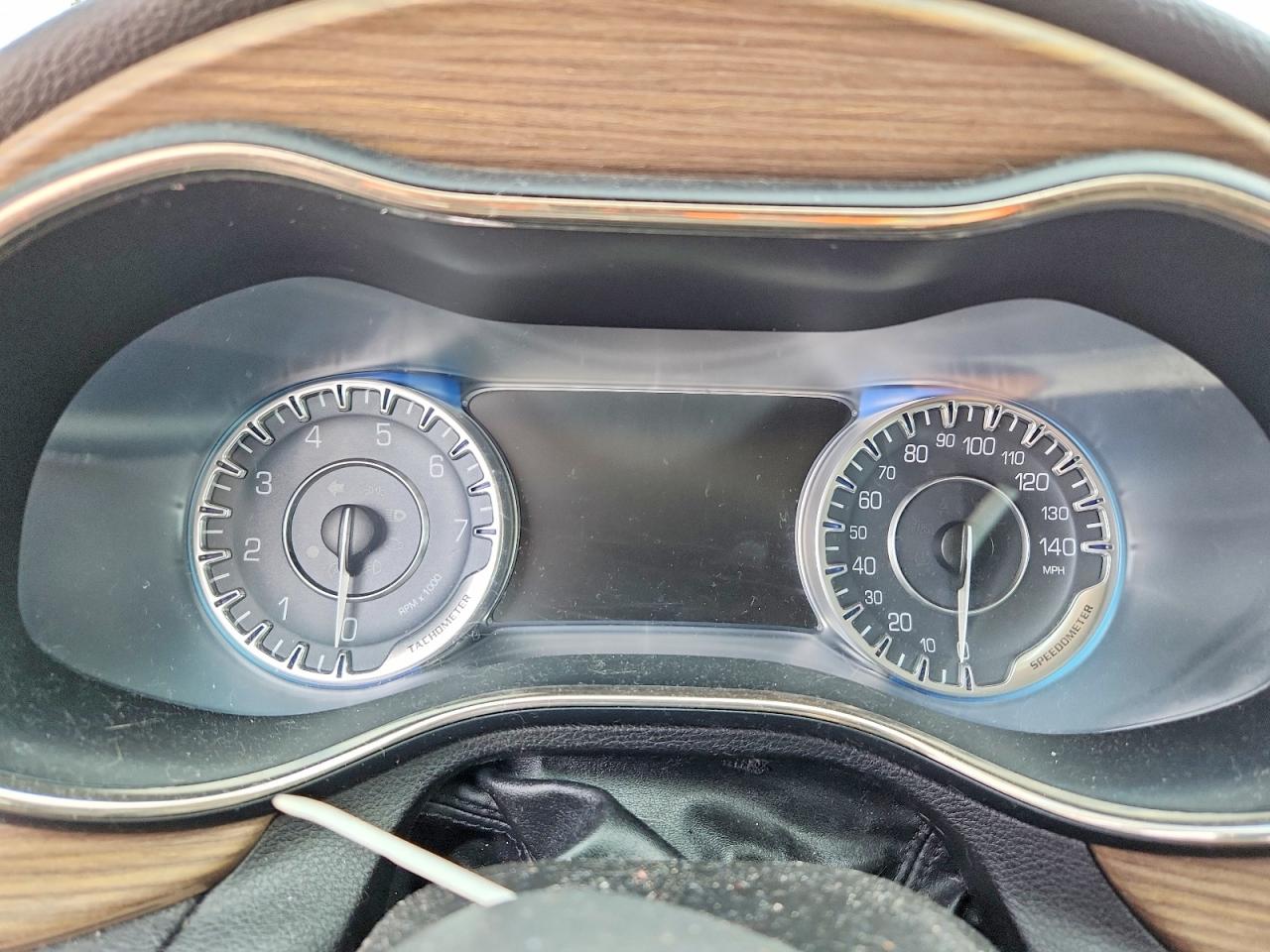 2015 CHRYSLER 200 C photo 9